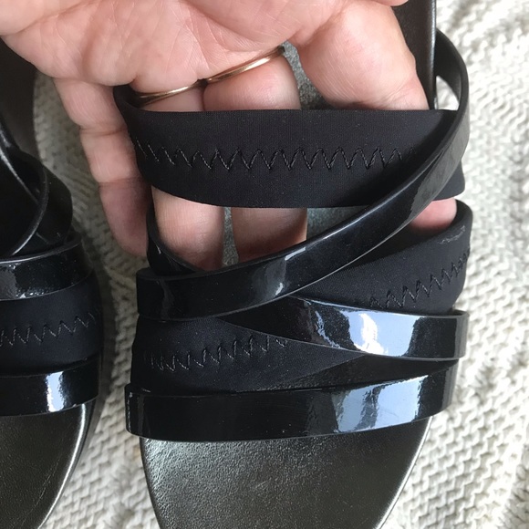 Donald Pliner 8.5: black wedges - Picture 9 of 10